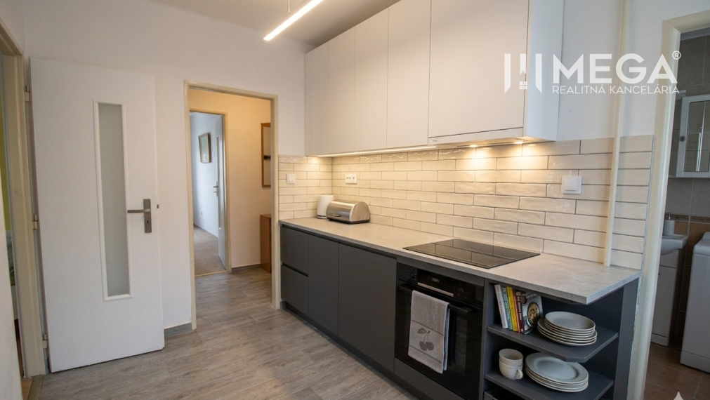 Na predaj - 3izbový byt s pozemkom a garážou v meste Humenné