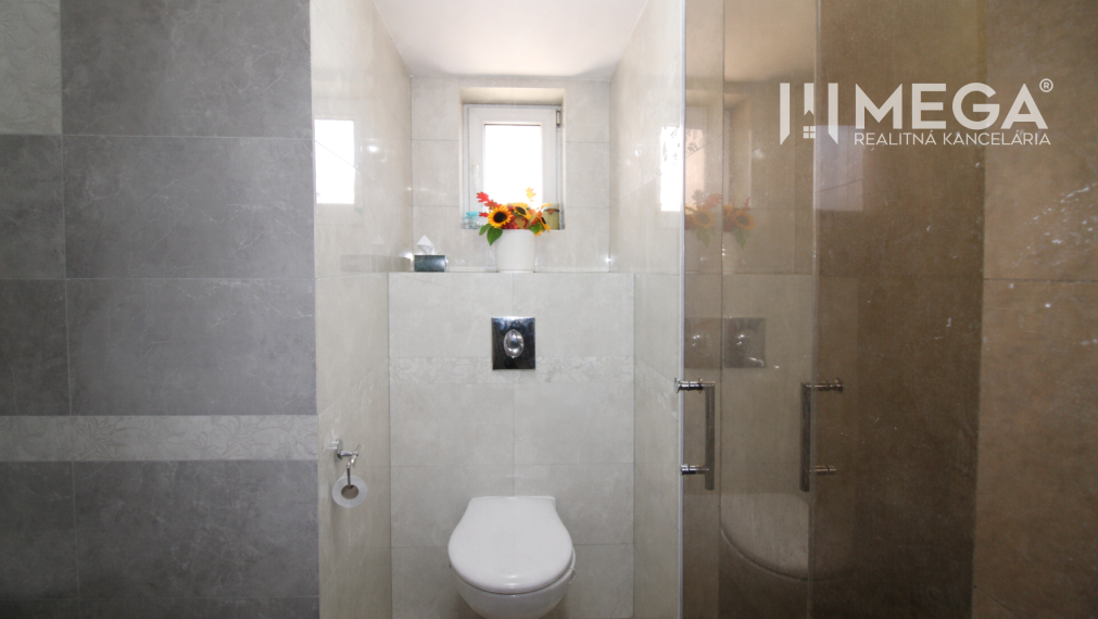 NA PREDAJ UNIKÁTNY RODINNÝ DOM V SRDCI MESTA MEDZILABORCE