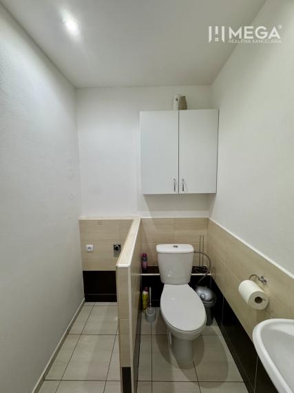 Na predaj veľký 3 izbový byt s balkónom na sidl.III v Humennom