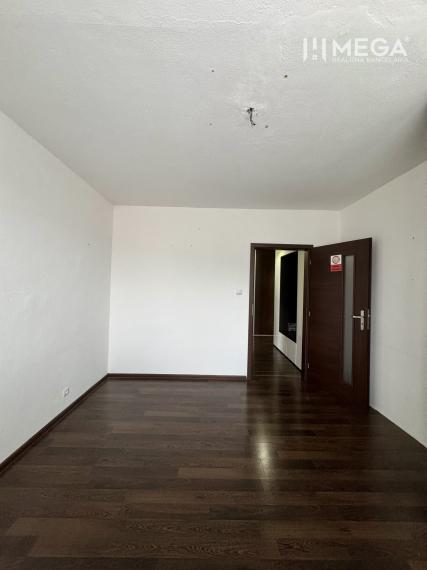 Na predaj veľký 3 izbový byt s balkónom na sidl.III v Humennom