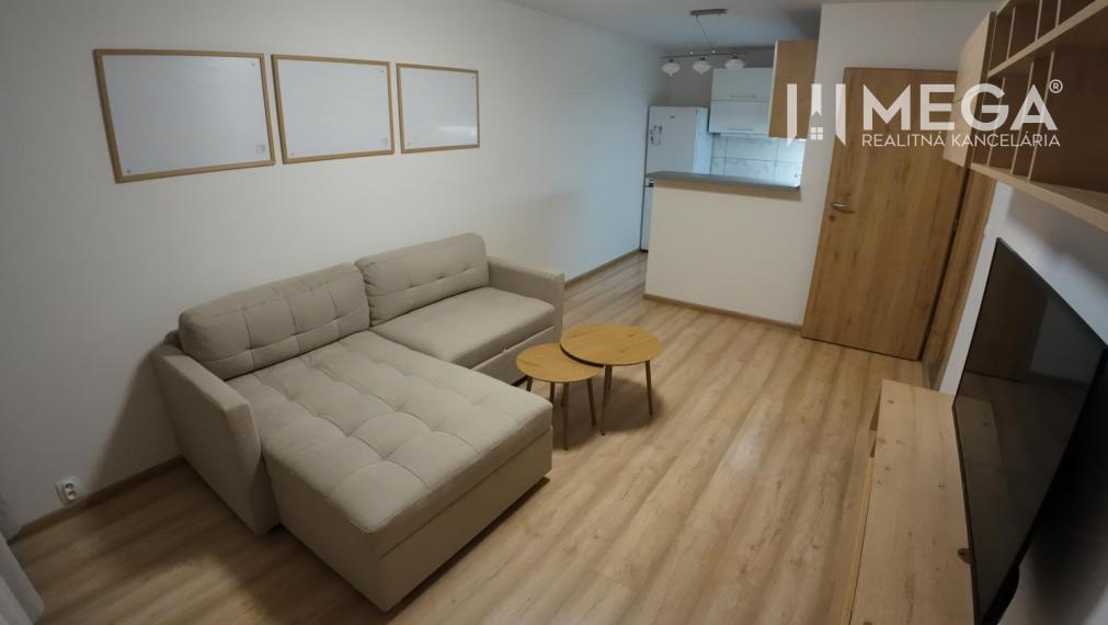 REZERVOVANÝ 2 IZBOVÝ BYT PO KOMPLETNEJ REKONŠTRUKCII HUMENNÉ