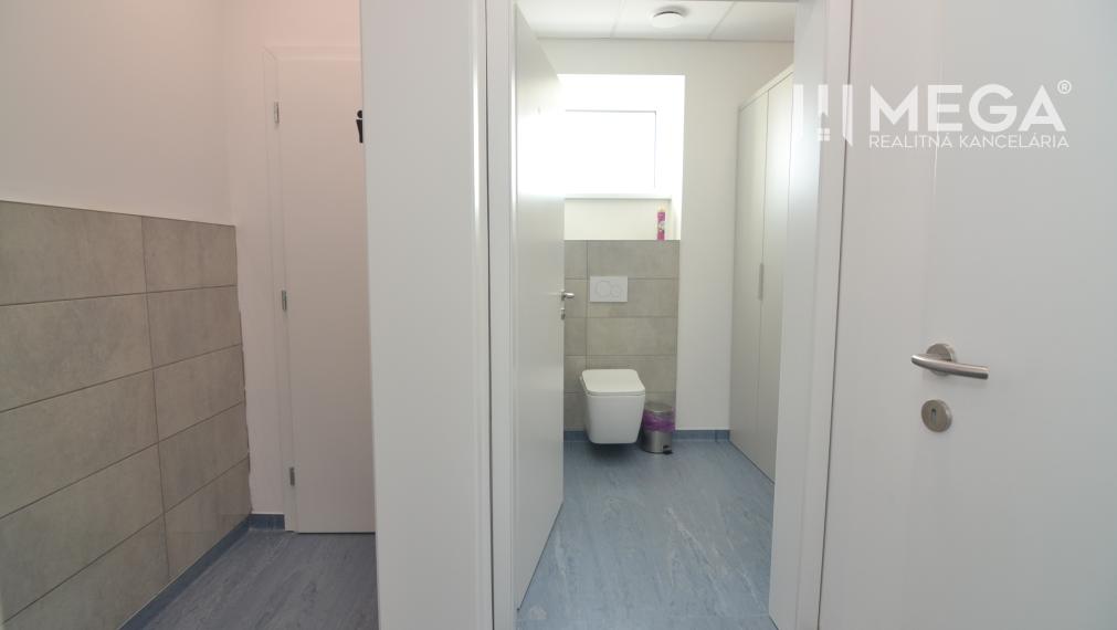 PRENÁJOM KANCELÁRIE (13,20 m2) v Humennom ul. Mierová