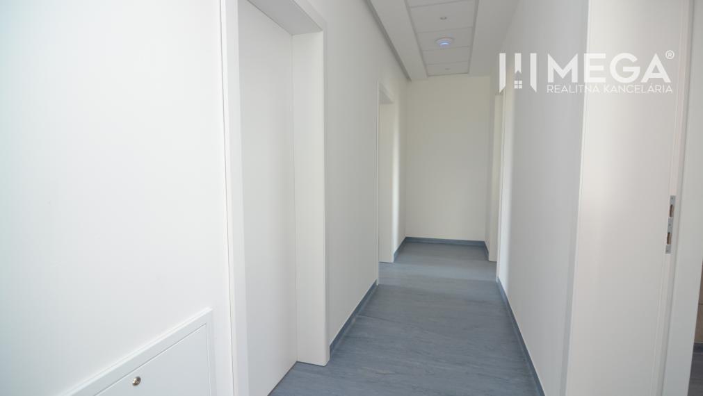 PRENÁJOM KANCELÁRIE (13 m2) v Humennom ul. Mierová
