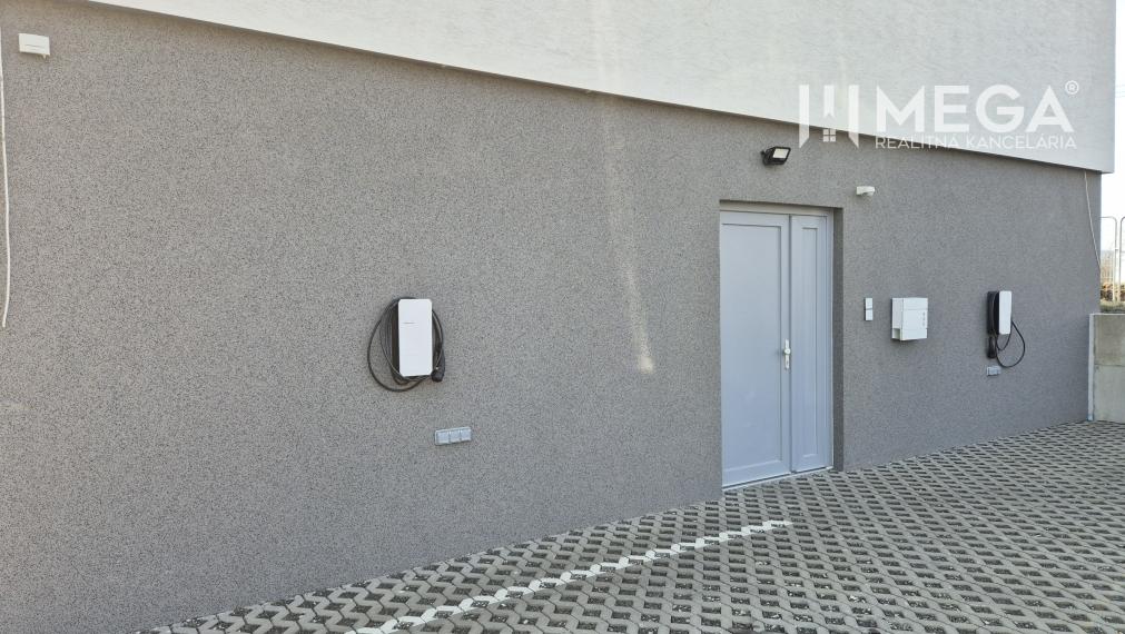 PRENÁJOM KANCELÁRIE (13 m2) v Humennom ul. Mierová