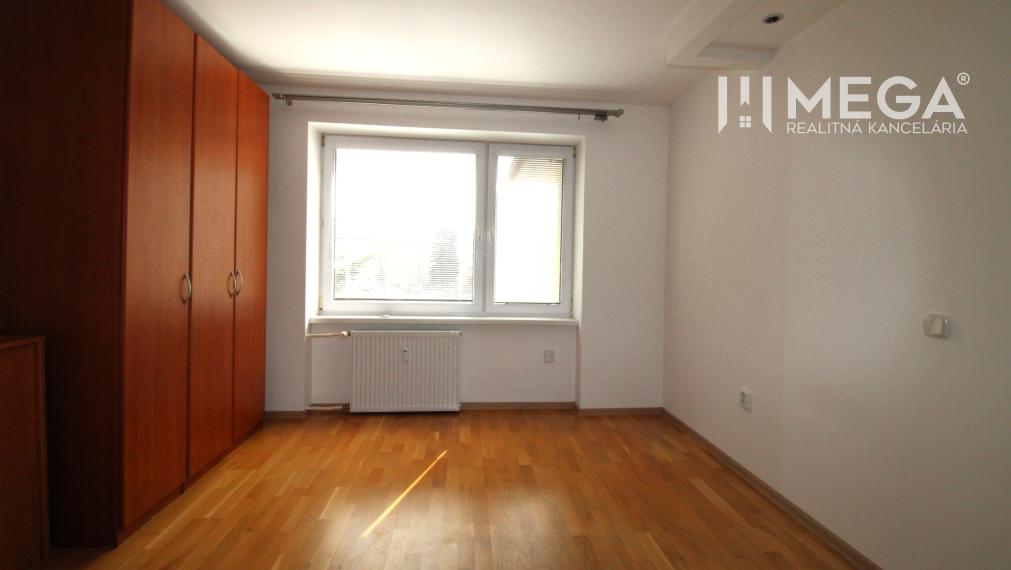 NOVÁ CENA NA PRENÁJOM ZARIADENÝ 2-izbový byt sídl.1 HUMENNÉ