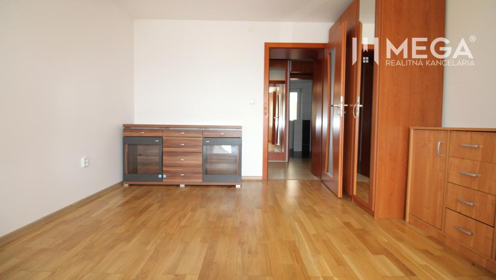 NOVÁ CENA NA PRENÁJOM ZARIADENÝ 2-izbový byt sídl.1 HUMENNÉ