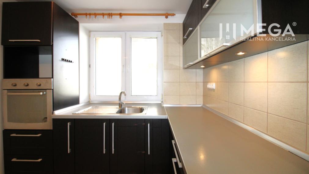 NOVÁ CENA NA PRENÁJOM ZARIADENÝ 2-izbový byt sídl.1 HUMENNÉ