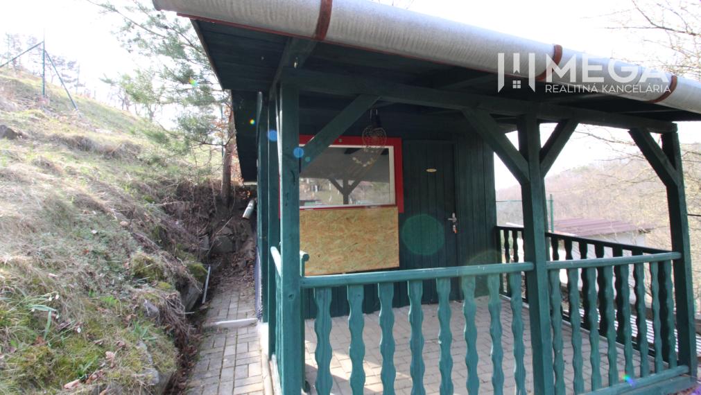 NOVINKA - NA PREDAJ pozemok 800m2 v ZO Poniklec pri meste Humenné