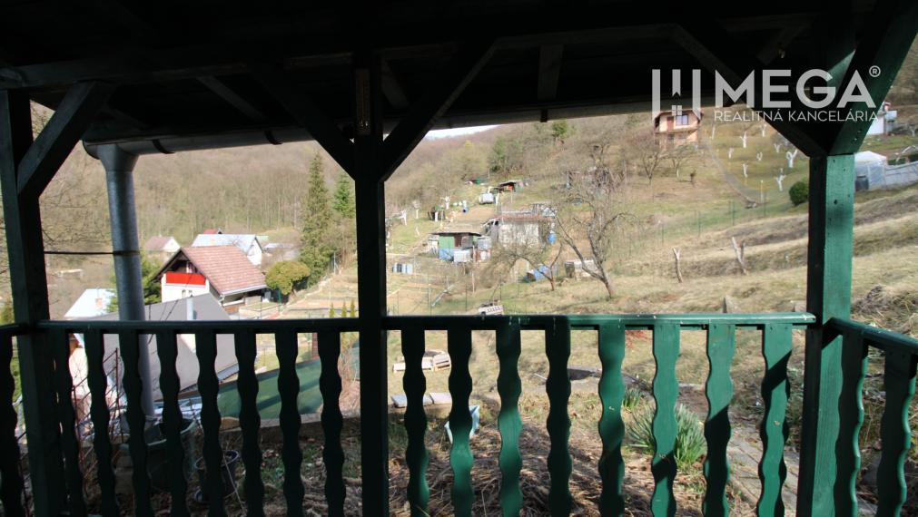 NOVINKA - NA PREDAJ pozemok 800m2 v ZO Poniklec pri meste Humenné