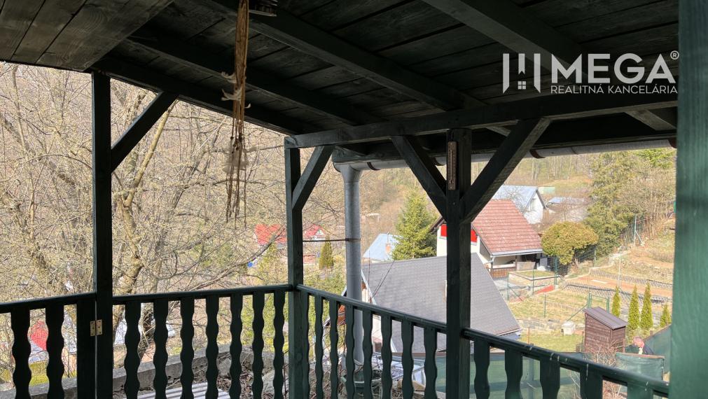 NOVINKA - NA PREDAJ pozemok 800m2 v ZO Poniklec pri meste Humenné