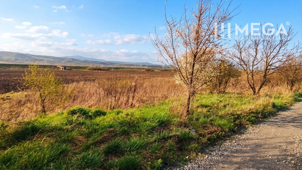 NA PREDAJ: Investičný pozemok s potenciálom pre 3 rodinné domy – Košice, Krásna (Rešov Majer)
