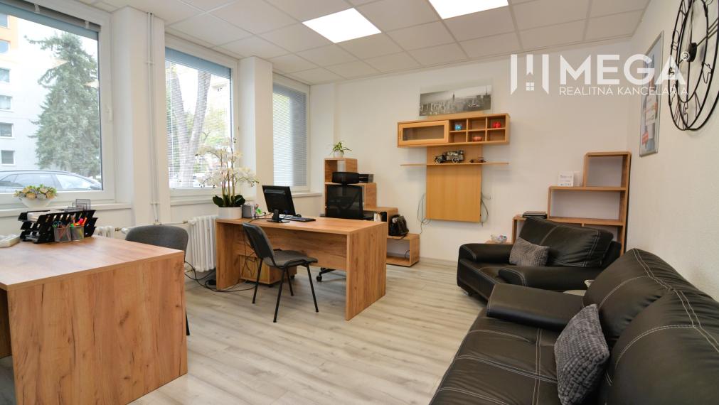 PRENÁJOM komerčného priestoru (32 m2) blízko centra Humenného