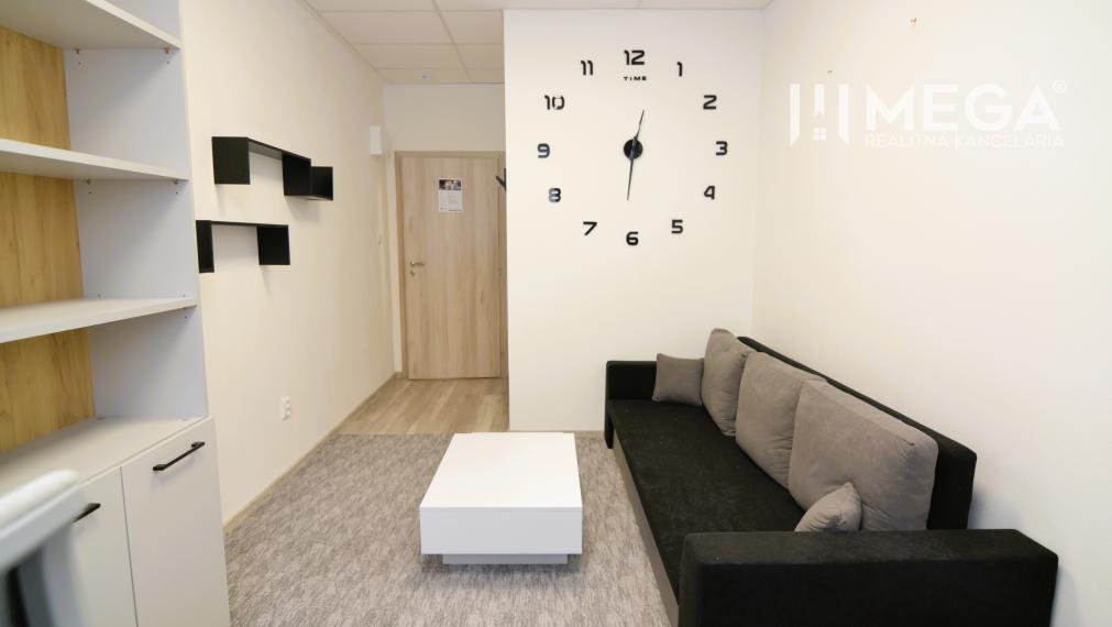 PRENÁJOM komerčného priestoru (14 m2) blízko centra Humenné