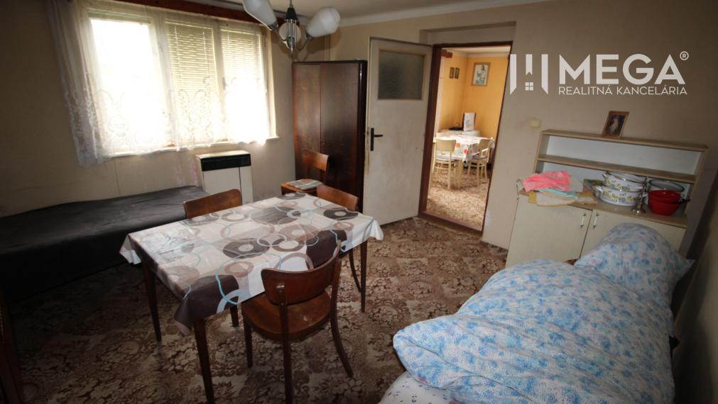 REZERVOVANÝ - Pôvodný rodinný dom v obci Dlhé nad Cirochou