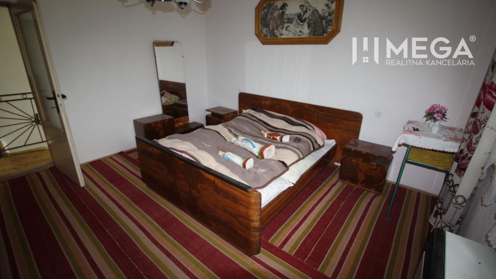 REZERVOVANÝ - Pôvodný rodinný dom v obci Dlhé nad Cirochou