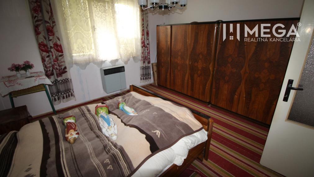 REZERVOVANÝ - Pôvodný rodinný dom v obci Dlhé nad Cirochou