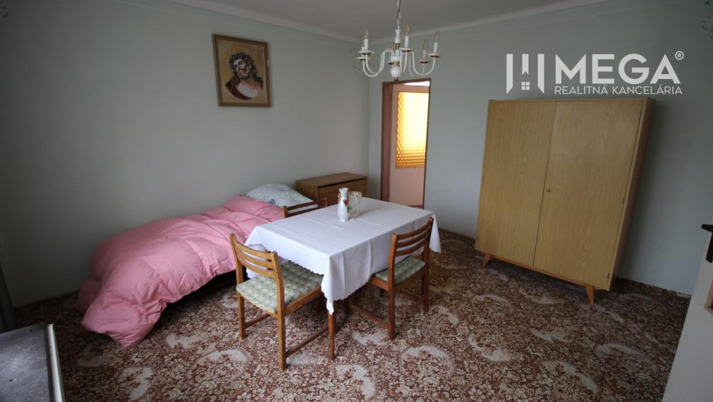 REZERVOVANÝ - Pôvodný rodinný dom v obci Dlhé nad Cirochou