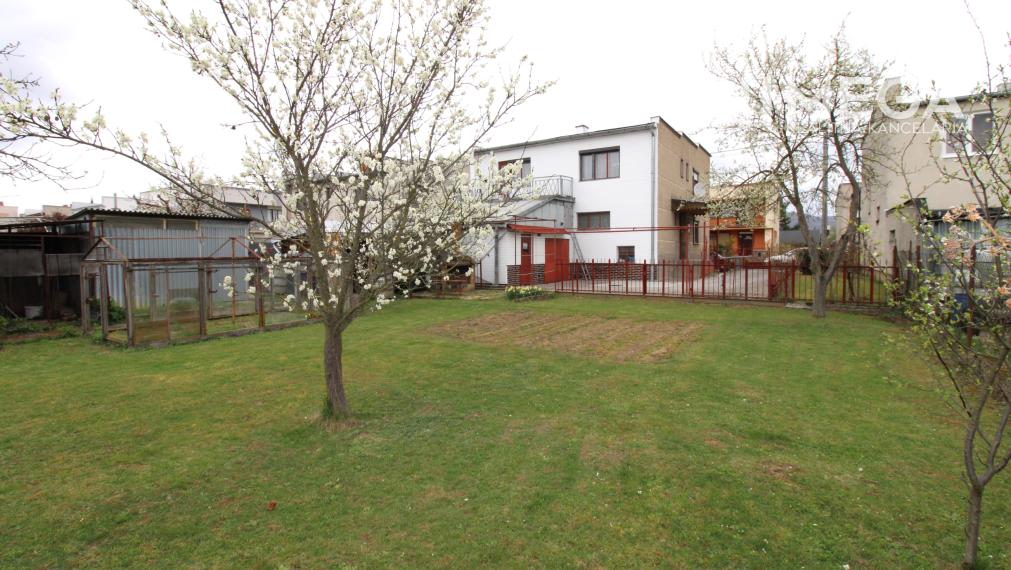 NA PREDAJ RODINNÝ DOM V TICHEJ LOKALITE MESTA STRÁŽSKE