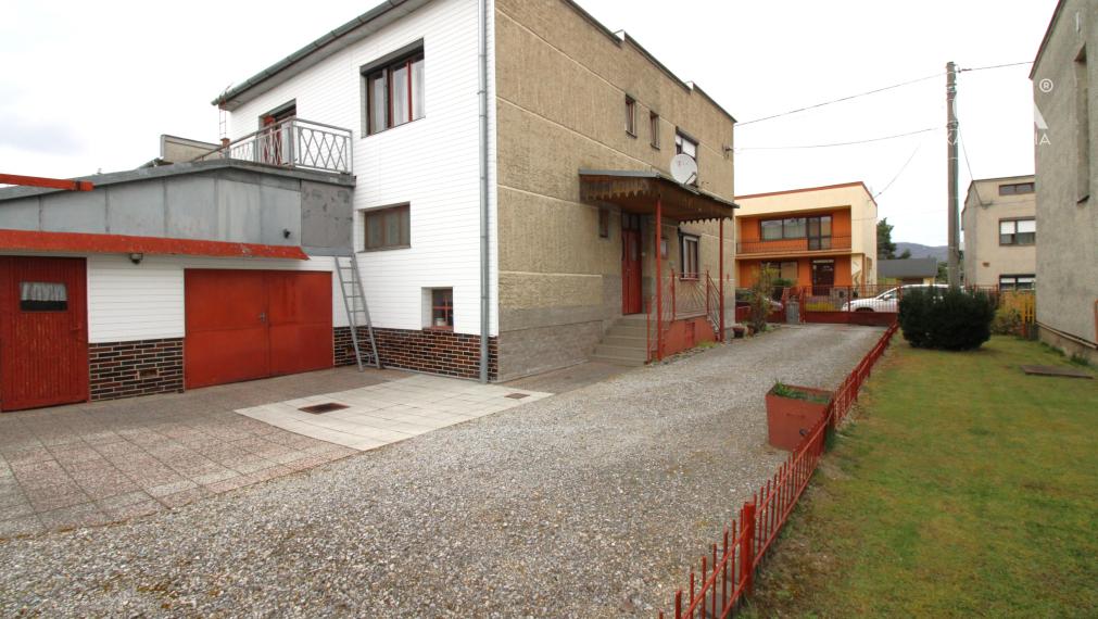 NA PREDAJ RODINNÝ DOM V TICHEJ LOKALITE MESTA STRÁŽSKE