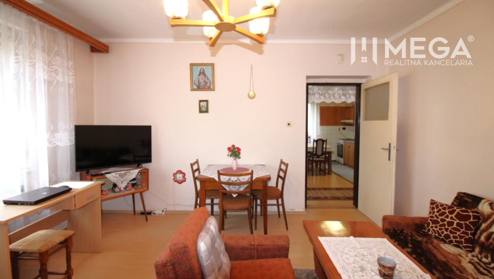 NA PREDAJ RODINNÝ DOM V TICHEJ LOKALITE MESTA STRÁŽSKE