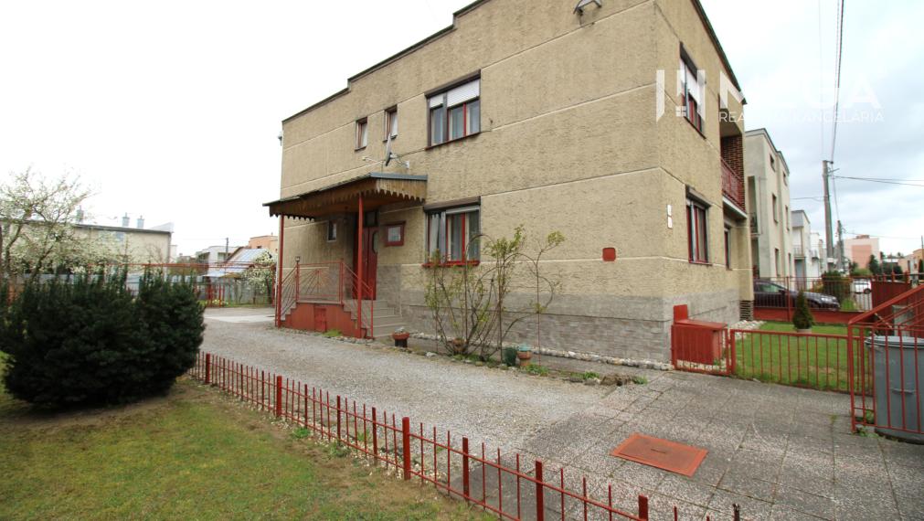 NA PREDAJ RODINNÝ DOM V TICHEJ LOKALITE MESTA STRÁŽSKE