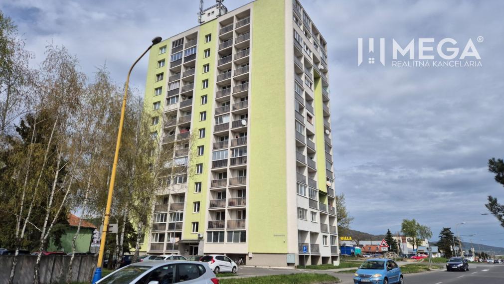 NOVÁ CENA-PREDAJ 1-IZBOVÉHO BYTU (40 m2) s 2 balkónmi HUMENNÉ