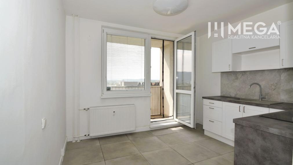 PREDAJ 1-IZBOVÉHO BYTU (40 m2) s dvomi balkónmi HUMENNÉ