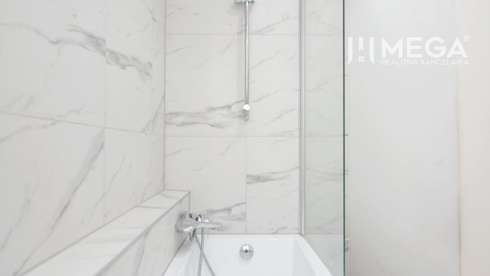 PREDAJ 1-IZBOVÉHO BYTU (40 m2) s dvomi balkónmi HUMENNÉ