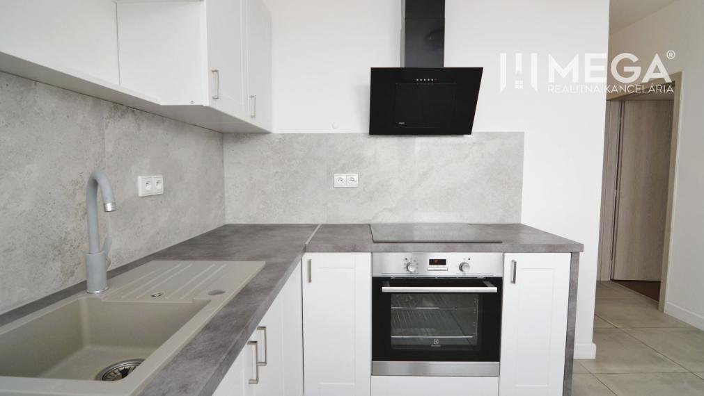 PREDAJ 1-IZBOVÉHO BYTU (40 m2) s dvomi balkónmi HUMENNÉ