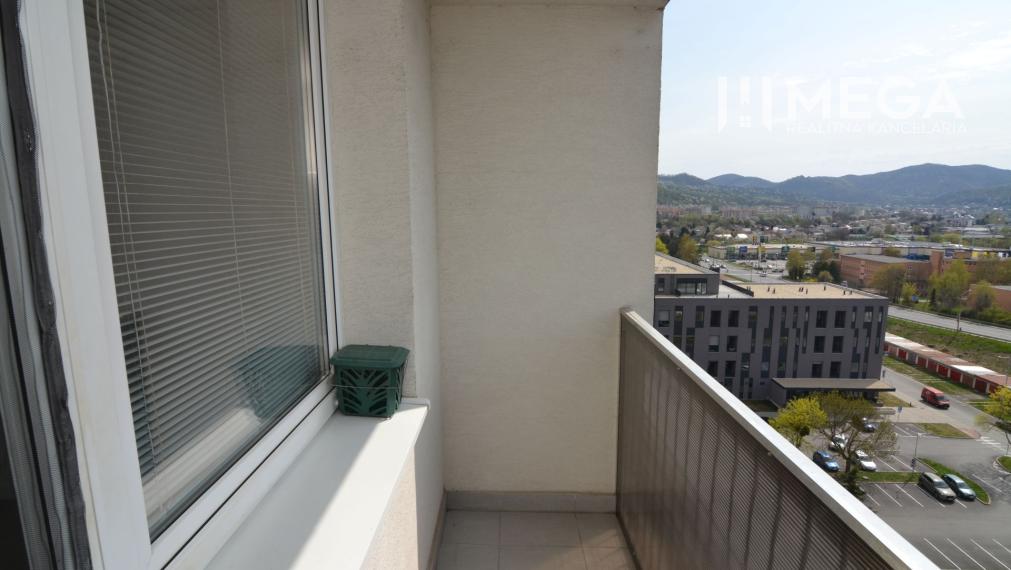 PREDAJ 1-IZBOVÉHO BYTU (40 m2) s dvomi balkónmi HUMENNÉ