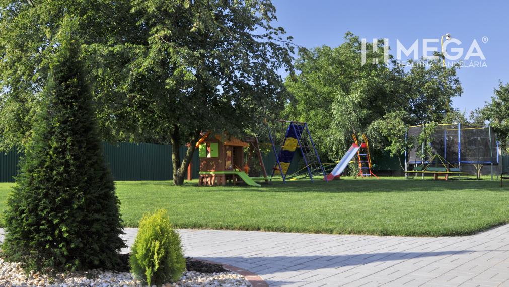 NA PREDAJ PRÉMIOVÁ NEHNUTEĽNOSŤ REŠTAURÁCIA BARÓNKA VRANOV n/T