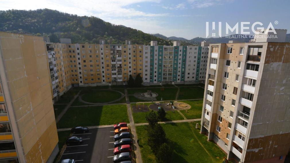 PRENÁJOM 3-izbového bytu (76 m2) v Humennom Sídlisko pod Sokolejom