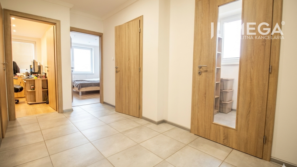 EXKLUZÍVNE NA PREDAJ: 3-IZBOVÝ BYT 94 m² | PARKOVACIE MIESTO | KLIMATIZÁCIA | KOMPLET ZARIADENÝ | KOŠICE – ŠACA