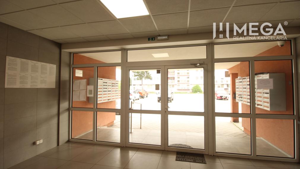 EXKLUZÍVNE NA PREDAJ: 3-IZBOVÝ BYT 94 m² | PARKOVACIE MIESTO | KLIMATIZÁCIA | KOMPLET ZARIADENÝ | KOŠICE – ŠACA