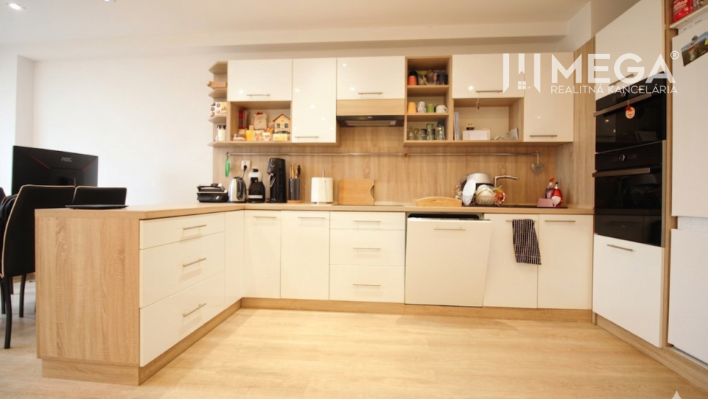 EXKLUZÍVNE NA PREDAJ: 3-IZBOVÝ BYT 94 m² | PARKOVACIE MIESTO | KLIMATIZÁCIA | KOMPLET ZARIADENÝ | KOŠICE – ŠACA