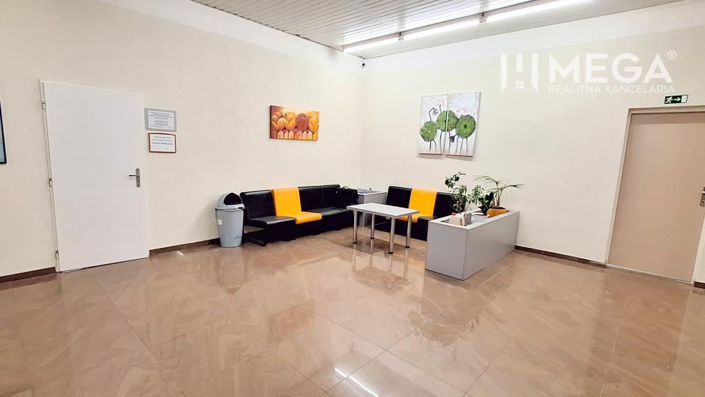 NA PREDAJ: Kompletne vybavené ZDRAVOTNÉ STREDISKO v Snine