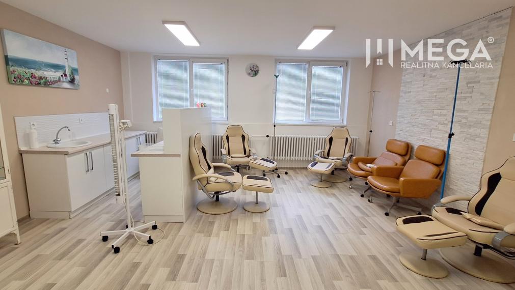 NA PREDAJ: Kompletne vybavené ZDRAVOTNÉ STREDISKO v Snine