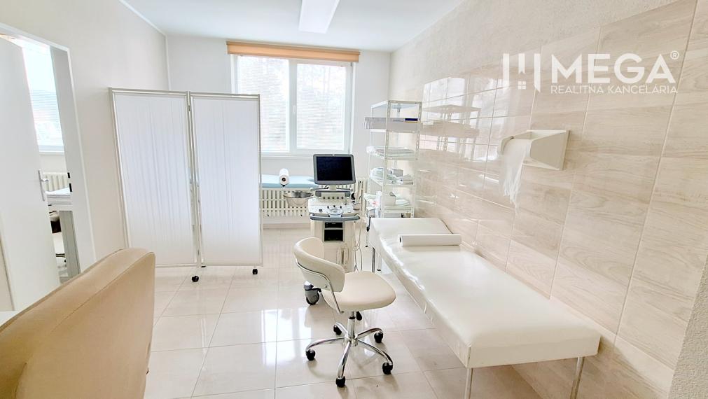 NA PREDAJ: Kompletne vybavené ZDRAVOTNÉ STREDISKO v Snine