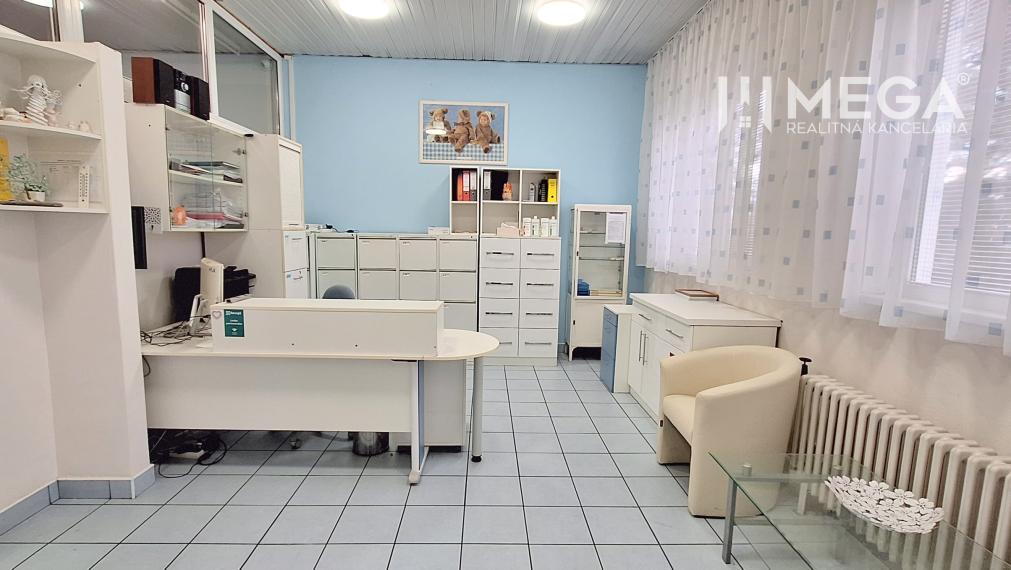 NA PREDAJ: Kompletne vybavené ZDRAVOTNÉ STREDISKO v Snine