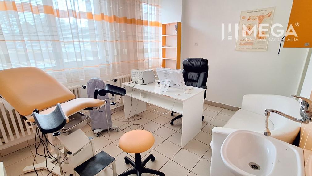 NA PREDAJ: Kompletne vybavené ZDRAVOTNÉ STREDISKO v Snine