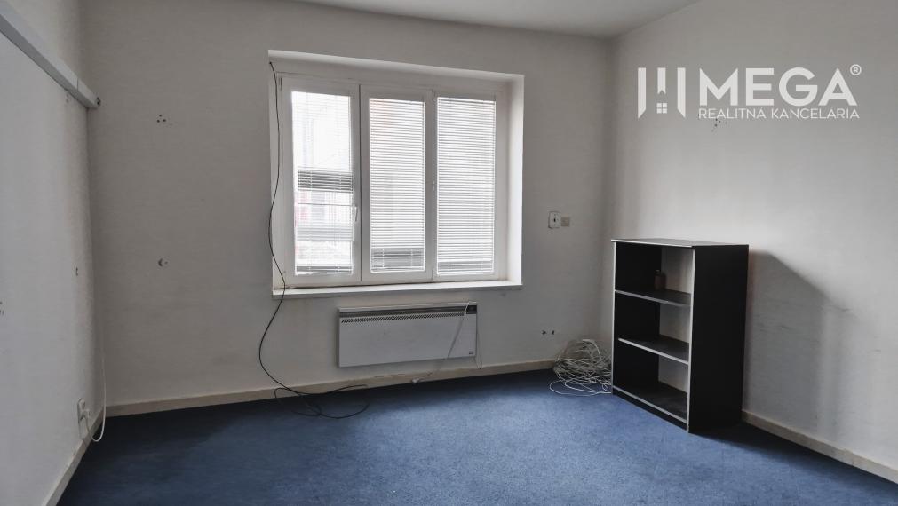 PRENÁJOM OBCHODNÉHO PRIESTORU PRIAMO V CENTRE HUMENNÉHO