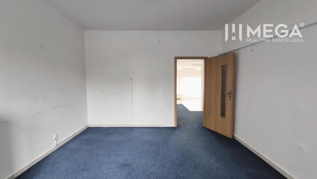 PRENÁJOM OBCHODNÉHO PRIESTORU PRIAMO V CENTRE HUMENNÉHO