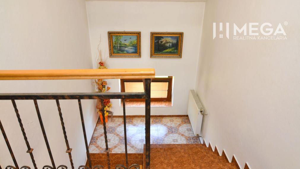 PREDAJ RODINNÉHO DOMU so záhradou JASENOV