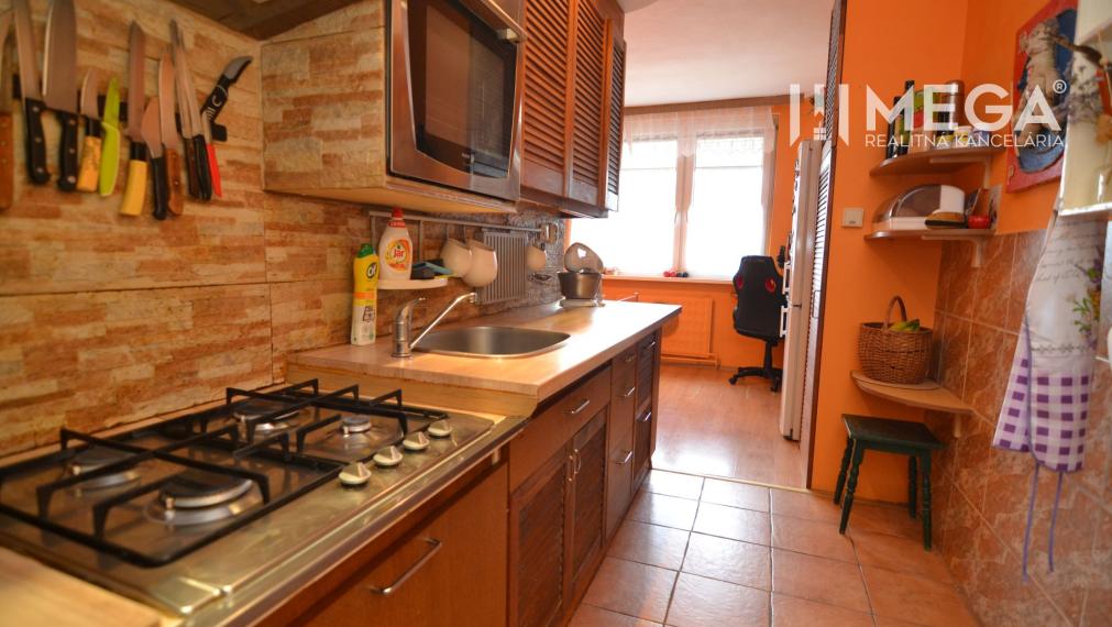 PREDAJ 3-izbového BYTU (74 m2) v HUMENNOM ulica TŘEBÍČSKA