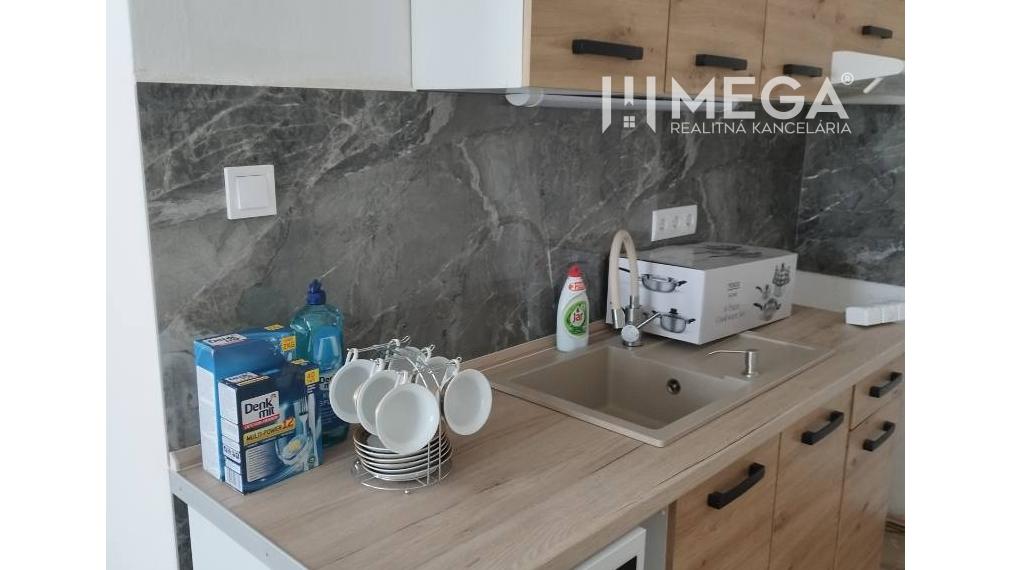 NA PRENÁJOM SLNEČNÝ 2-izb. BYT na Laboreckej ulici HUMENNÉ