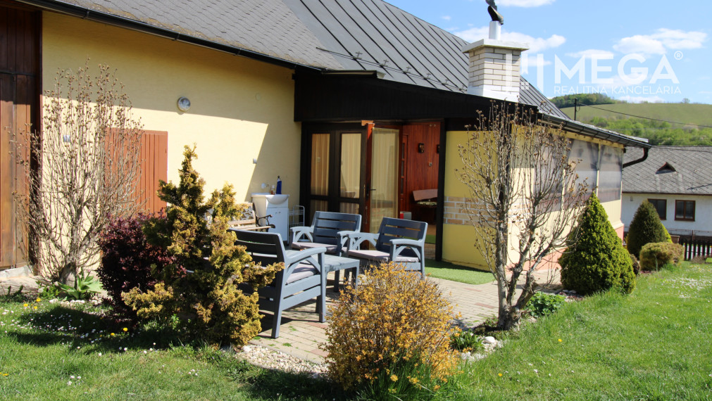 NA PREDAJ RODINNÝ DOM S VINÁRNIČKOU GIGLOVCE okr. VRANOV n/T