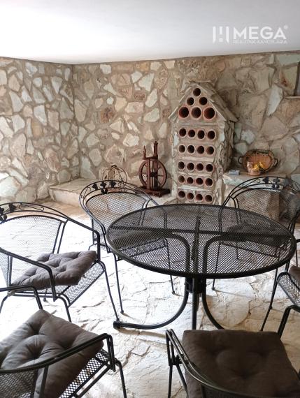 NA PREDAJ DOM GIGLOVCE blízko DOMAŠE S VLASTNOU VINÁRNIČKOU