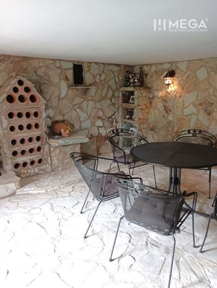 NA PREDAJ DOM GIGLOVCE blízko DOMAŠE S VLASTNOU VINÁRNIČKOU