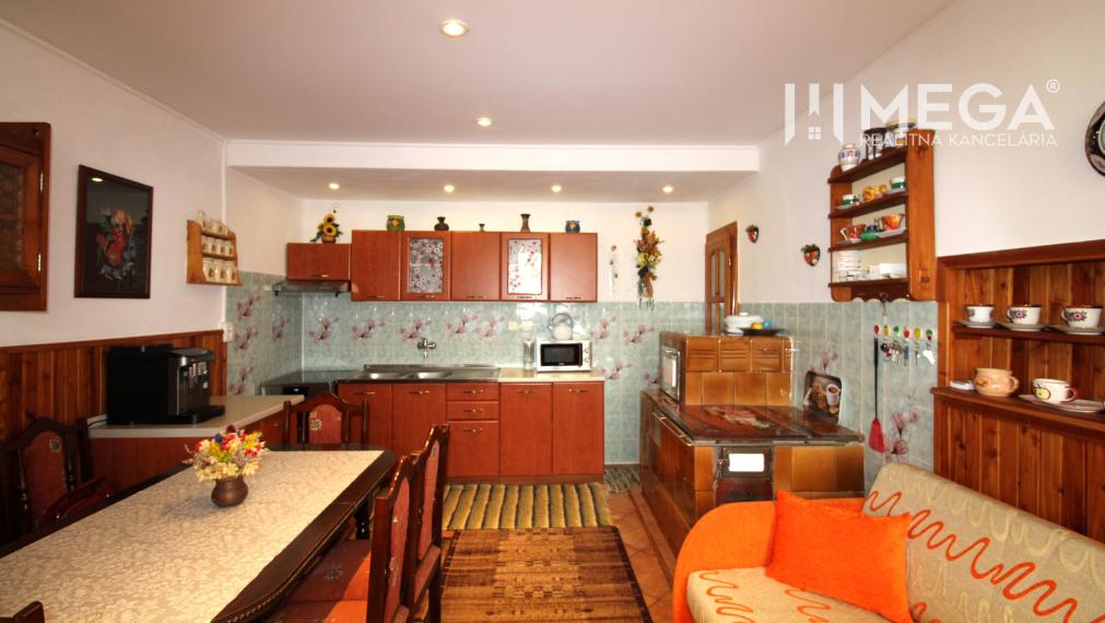 NA PREDAJ DOM GIGLOVCE blízko DOMAŠE S VLASTNOU VINÁRNIČKOU