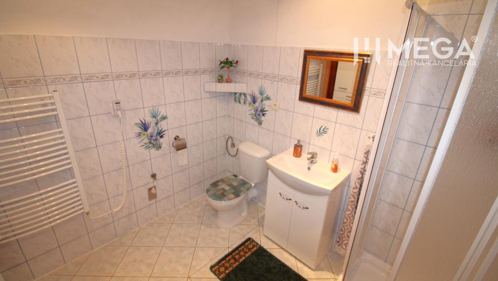 NA PREDAJ DOM GIGLOVCE blízko DOMAŠE S VLASTNOU VINÁRNIČKOU